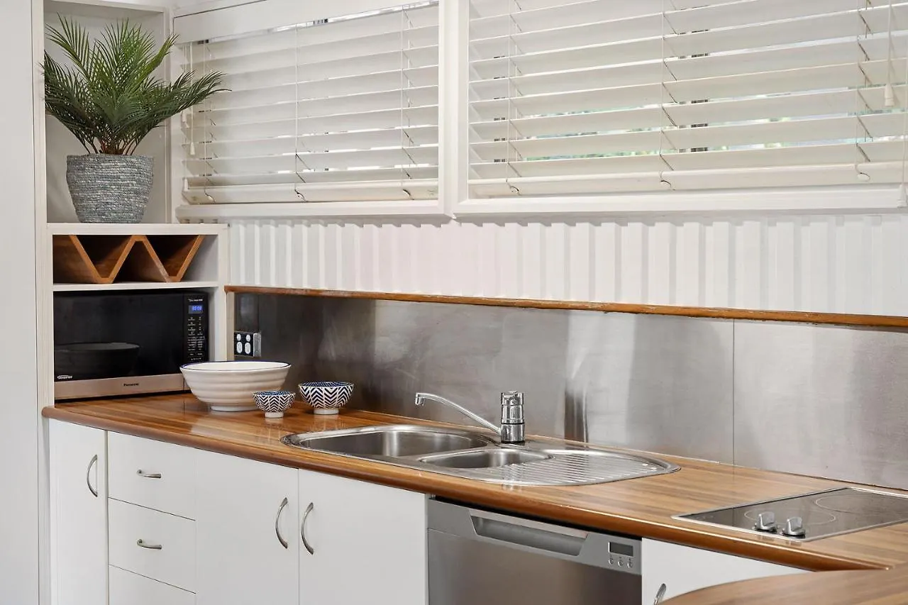Ocean Views Central To Everything , 2 Bed, 2 Minute Walk To Beach Apartment Noosa Heads Australia