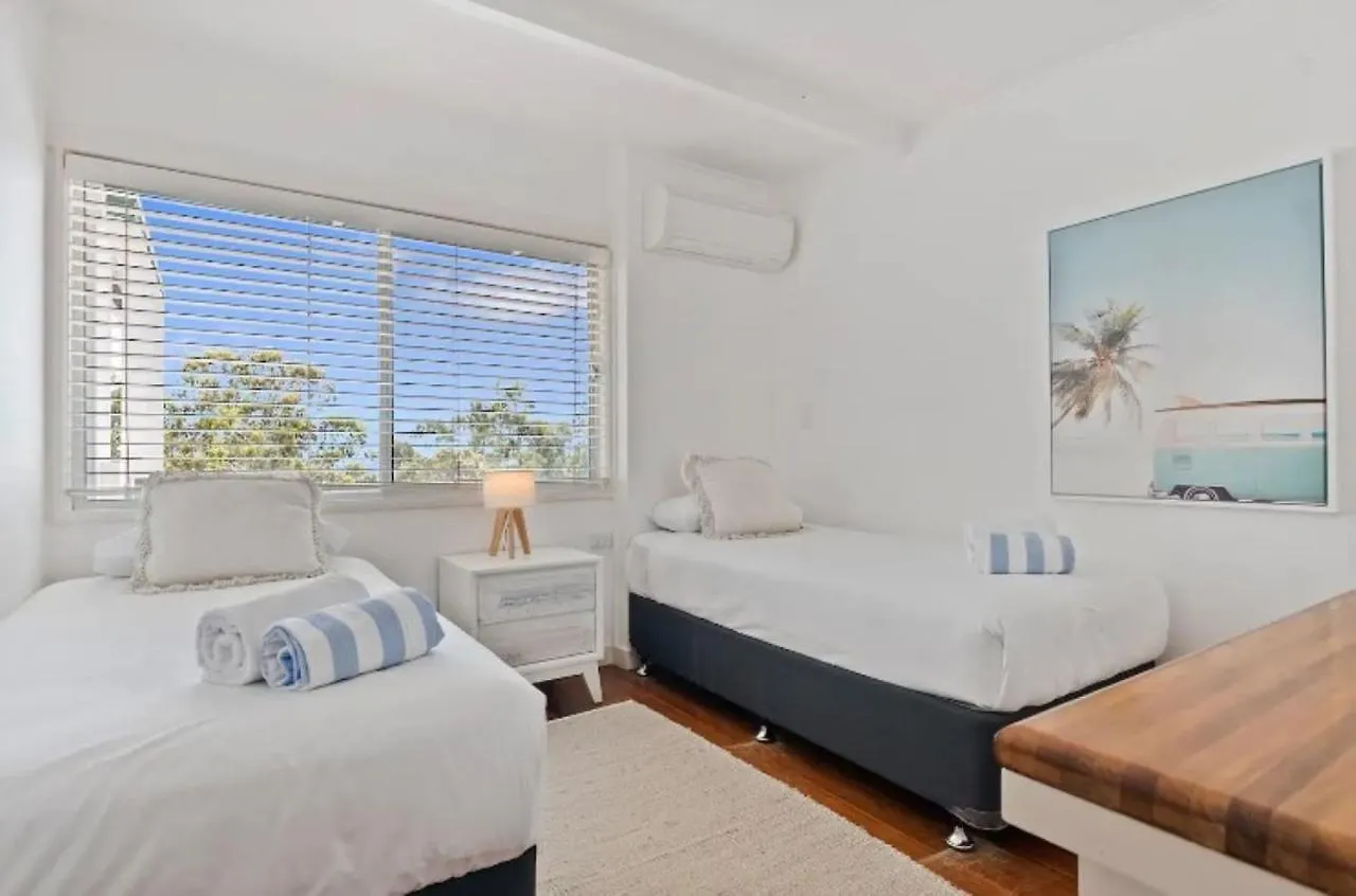 Ocean Views Central To Everything , 2 Bed, 2 Minute Walk To Beach Apartment Noosa Heads 0*,